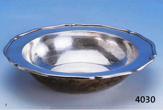 ANBIETSCHALE, DEUTSCH, PFORZHEIM GUTH UM 1920, 800ER SILBER, BAROCKISIEREND, REINE TREIBARBEIT, TOTAL CA. 540 G, H CA. 6 CM, DURCHM. CA. 27.5 CM