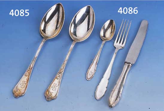 6 FRÜHSTÜCKSMESSER, 12 F-GABELN UND 2 KAFFEELÖFFEL, DEUTSCH, 30ER JAHRE, 800ER SIL- BER, TOTAL CA. 965 G