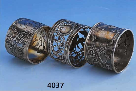 3 SERVIETTENRINGE, FRANKREICH UM 1900, 2 X JUGENDSTIL, TEILVERGOLDET, 950ER SILBER, MINERVAKOPF, EINER DAVON GRAVIERT, 1 X SILBER KLASSIZISMUS, ...