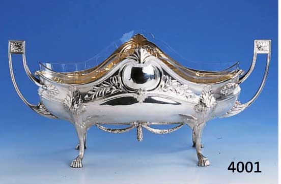 Jardiniere, WMF um 1905, Legierung Brit- tania, innenvergoldet, Orig.-Glasein- satz, auf 4 FÜßen stehend, prunkvoll, ca. 25 x 54 x 19 cm