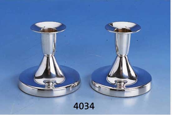 KERZENLEUCHTERPAAR, SCHWEDEN, 830ER SILBER, GEFÜLLT, GLATTE ZEITLOSE FORM, H C.A 8 CM