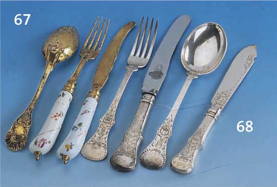 Messer, Gabel, LÖffel, Meissen/Augsburg um 1735/40, Arbeitsteile 13-lÖtig vergoldet, Rokokostil, Messer- und Gabel- griff Meissen zw. 1735/40, ...