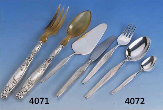 104-teiliges Besteck, Robbe & Berking, 800er Silber, 60er Jahre, best. aus: 13 Messer (Griffe gefÜllt, Klingen Stahl), 13 Gabeln, 13 LÖffel, 11 ...