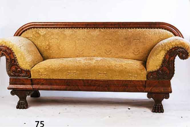 COUCH, SÜDDEUTSCH, WOHL FRANKFURT, 1835/45, KORPUS WEICHHOLZ, IN SICH GESCHWEIFT U. GE- TREPPT, KLAUENFÜßE MIT ROSETTENABSCHLUß, SEITENWANGEN ...