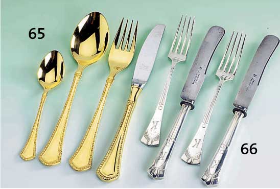 70-teiliges Besteck, Solingen, 24 kt hartvergoldet, best. aus: 12 Messer, 12 Gabeln 12 LÖffel, 12 KaffeelÖffel, 12 Kuchengabeln, 10 ...