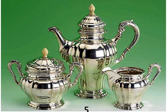 3-teil. Kaffeeservice, DÄnemark, Kopenhagen 1937, 830er Silber, best. aus: Kaffeekanne, Sahnegießer und Zuckerdose, barockisierend, Wardeinmarke ...