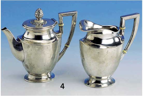 MokkakÄnnchen und Sahnegießer, Wien nach 1891, Empire-Stil, 800er Silber, Meistermarke VN = Viktor Nuber, reine Treibarbeit, Verzierungsteile z. ...