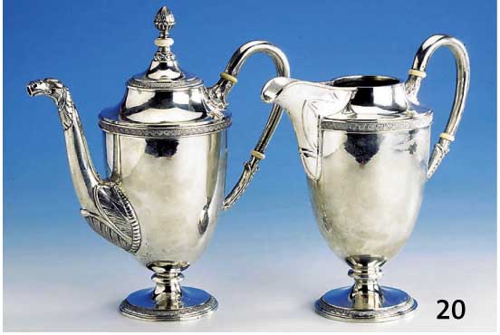Kaffee- und Wasserkanne, Österreich, 20er Jah- re, 800er Silber, Meistermarke R.F. unged., feiner Guss, partiell nachgestochen, teilver- goldet, ...
