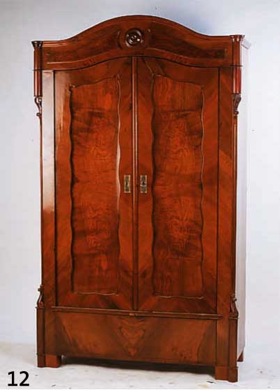 SCHRANK, MITTELDEUTSCH, UM 1880/90, KORPUS WEICHHOLZ, NUßBAUM-/ NUßBAUMWURZELFURNIER, Z.T GESPIEGELT, INLETTS MAHAGONIFURNIER, GESPIEGELTE ...