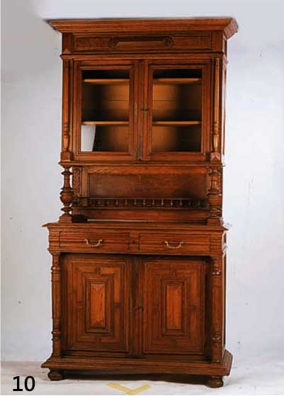 AUFSATZBUFFET, BELGIEN, UM 1890/1900, EICHE MASSIV, BZW. EICHEFURNIER, FREISTEHEND GEDRECHSELTE SÄULEN, OBERTEIL VERGLAST, EIN- LEGEBÖDEN, ...