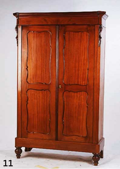 VIELZWECK- BZW. LEINENSCHRANK, HOLLAND, UM 1880/90, HISTORIZISTISCH, KORPUS WEICHHOLZ, INNEN KIRSCHBAUM, AUßEN KIRSCH- UND NUßBAUM, ...