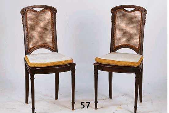 6 STÜHLE, BELGIEN, UM 1900/10, KLASSIZI- STISCH, MAHAGONI MASSIV, PERLLEISTEN, FEINES ROHRGEFLECHT VON HOHER QUALITÄT, ELEGANTES KLASSIZISTISCHES ...