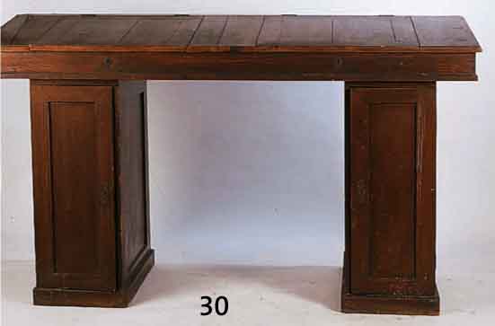 SCHREIBPULT, DEUTSCH, UM 1870/80, WEICHHOLZ DUNKEL GEBEIZT, DREITEILIG, KAS- SETTIERT, ZWEITÜRIG MIT JE 1 INNENSCHUBLADE UND FACHBODEN, ...