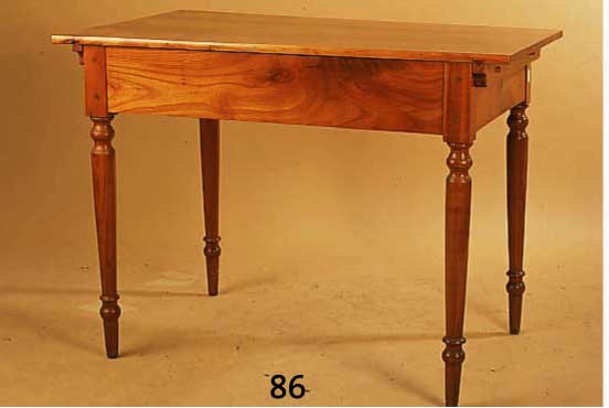 TISCH, SÜDDEUTSCH, UM 1890, KIRSCHBAUM MASSIV, POLIERT, EINE SCHUBLADE MIT UNTERTEILUNG IN DER ZARGE, CA. 76X102X64 CM, ALTERSSPUREN