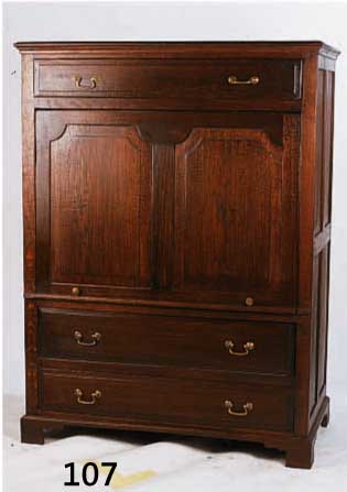 SCHRANK, GRÜNDERZEIT, UM 1880/90, NUßBAUMFURNIERT, ZWEITÜRIG IN DEN KASSETTEN GESPIEGELT FURNIERT, KANNELIERTE LISENEN, GESCHNITZTE ...