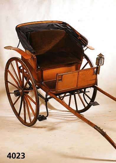 EinspÄnner, zweirÄdrig, Spanien, um 1910, Eiche/Buche, Spannfederung, handgeschmiedete Eisenteile, offener Fahr- und Gastteil, dreiviertel ...