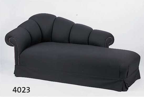OTTOMANE, FRANKREICH, UM 1930, SCHWARZ, NEU BEZOGEN UND GEPOLSTERT, ELEGANTE, DEKORATIVE FORM, CA. 84X90X184 CM