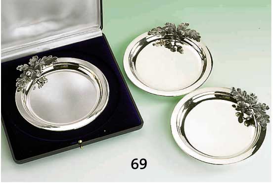 Set 6 Silberteller, SchwÄbisch GmÜnd, GebrÜ- der KÜhn, 925er Silber, anlaufgeschÜtzt, mit Eichenblatt- und -fruchtdekor, Gew. ca. 625 g, in ...