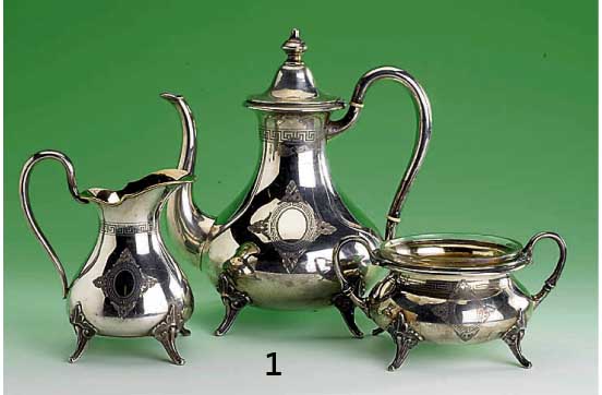 Kaffeekanne, Sahnegießer und Zuckerschale, deutsch um 1870/80, 13lÖtiges Silber, jew. auf 4 FÜßen, MÄanderbandgravur an Band und Kar- ...