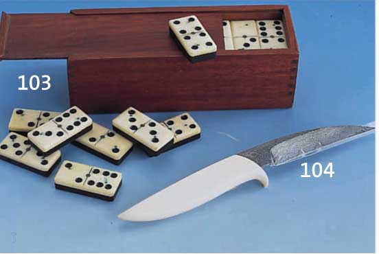 Dolch, feststehend, Indonesien um 1900, Griffe Elfenbein, Klinge geschmiedet, damas- zender, Über 50fach gefÄltelt, schÖne Zeich- nung ...