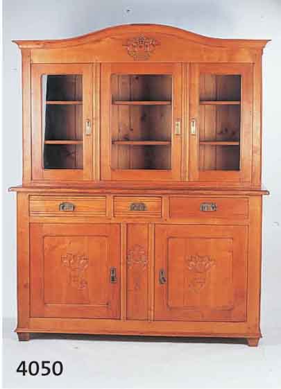 AUFSATZBUFFET, FRANKREICH, UM 1910/20, KIRSCHBAUM MASSIV, SPANPLATTE WOHL EHEMALS BE- ZOGEN, INLETS MIT FLACHSCHNITZEREI, GLÜCKS- SYMBOLE, ...