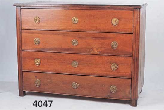 KOMMODE, UM 1860, EICHE MASSIV, VIERSCHÜBIG, ORIGINAL SCHLÖSSER UND BESCHLÄGE, OHNE SCHLÜSSEL, ALTERSSCHÄDEN, CA. 96X125X58 CM