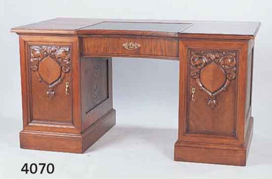 SCHREIBTISCH, DEUTSCH, 1905/10, JUGENDSTIL MIT LEICHTEM BAROCKEINFLUß, EICHE MASSIV, EICHEFURNIER, AUFGESETZTE SCHNITZEREIEN, ORIGINAL ...