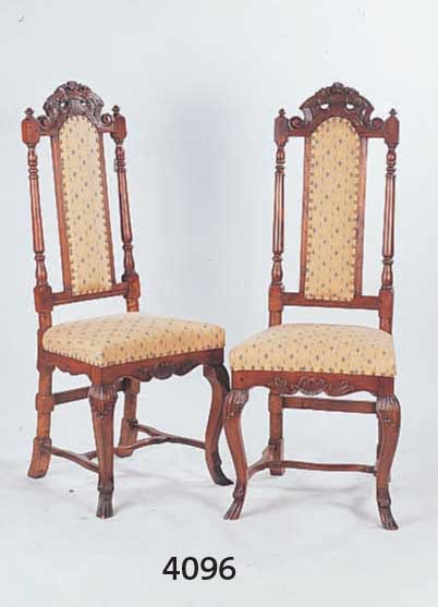 ZWEI BAROCKSTILSTÜHLE, DEUTSCH, AACHENER RAUM, 1860/70, NUßBAUM UND EICHE, AUS DEM VOLLHOLZ GESCHNITZT, VORBILD 1720/30, BEZÜGE UND POL- STER ...