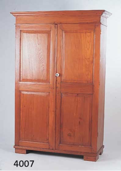VIELZWECKSCHRANK, SAARLAND, 1860/70, NUßBAUM MASSIV, FÜßE UND SCHLAGLEISTE ERNEUERT, FRONT 4-FACH KASSETIERT, SPÄTBIEDERMEIERSCHRANK, ...