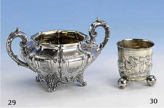 Becher, NÜrnberg o. Augsburg um 1680-1730, Silber, dÜnnwandig, getrieben, ziseliert, punziert, fein ausgearbeitete Blumen, aussen ...
