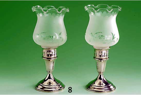 Paar Windlichter, Sterlingsilber, USA, Fuß gefÜllt, Glas geÄtzt, mit floralem Muster, H. ca. 24 cm