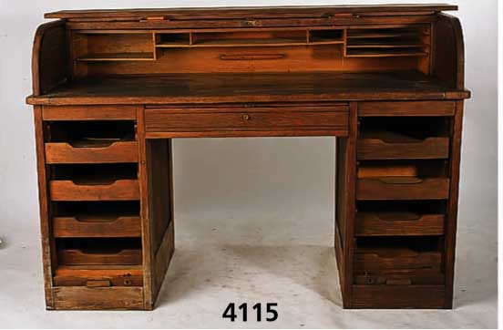 Rollschreibtisch, deutsch, um 1900, Eiche teilmassiv, 3 RollverschlÜsse, dreiteilig, Seitenteile mit je 4 Innenschub- laden, Inneneinrichtung, ...