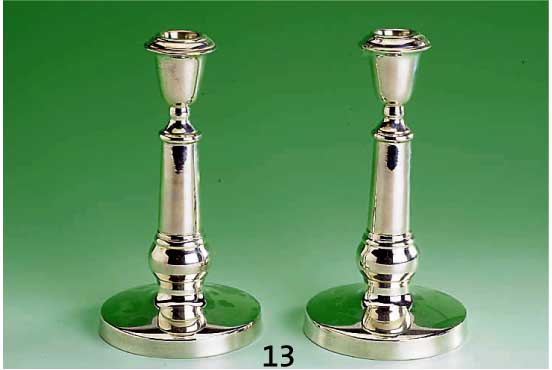Kerzenleuchterpaar, 900er Silber total, ca. 380 g, zeitlose glatte Form, H ca. 14 cm