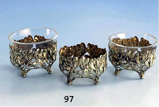 3 SalzschÄlchen, Schleisner Hanau um 1900, reiner Jugendstil, 800er Silber, vergoldet, plastisches Misteldekor, 2 Orig.GlaseinsÄtze, L. ca. 5 cm