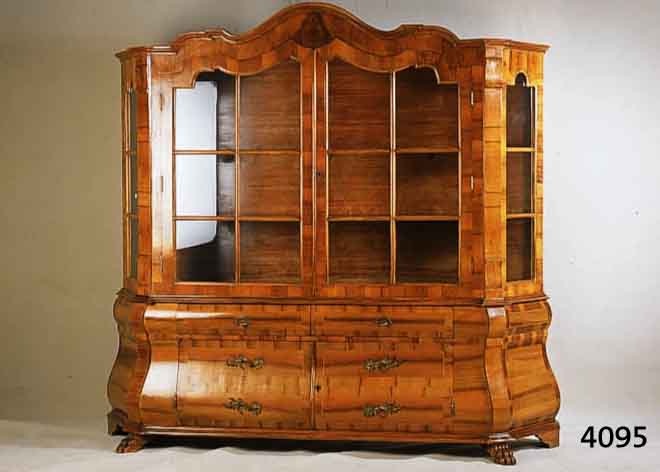 ANRICHTE, ITALIEN, 50ER JAHRE, SOGENANNTER PRALHANS, FLORENTINISCHER /NIEDERLÄNDISCHER STIL, NACH VORBILD 1720/30, KORPUS BUCHE, ...