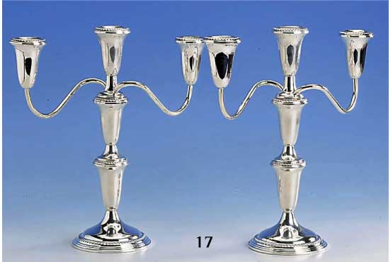 Kerzenleuchterpaar, Amerika, 925er Silber, gefÜllt, Kordelbandverz., 3-teilig ab- schraubbar, Oberteil: 3-armig, H. ca. 27 cm, B. ca. 27 cm