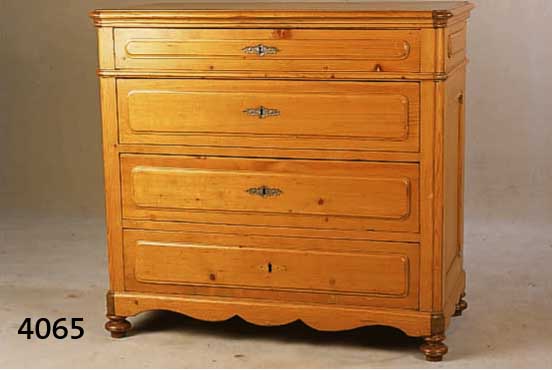 WÄSCHEKOMMODE, DEUTSCH, UM 1900/10, BAROCK- STIL, AUSGESUCHTES KIEFERNHOLZ, ABGELAUGT, GESCHLIFFEN UND GEWACHST, FÜßE ERNEUERT, KANTEN ...