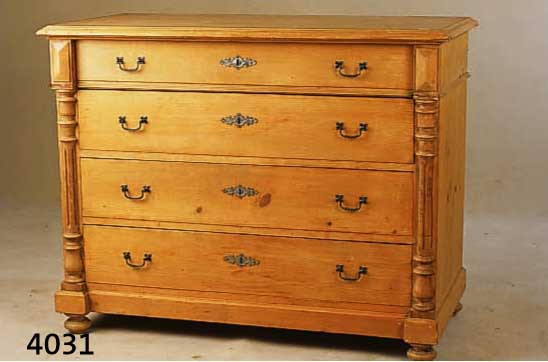 KOMMODE, DEUTSCH, UM 1900, KIEFER MASSIV, AUFGESETZTE LISENENTEILE, GEDRECHSELT, BUCHE MASSIV, ABGELAUGT, SCHLÜSSELSCHILDER UND SCHLÖSSER AUS ...