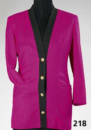 SALVATORE FERRAGAMO Blazer, pinkfarb. Wolle mit schwarzem Ripsabschluß, goldfarb. KnÖpfe, ital. Gr. lt. Label 44, Tragespuren, RÜckenl. ca. 78 ...