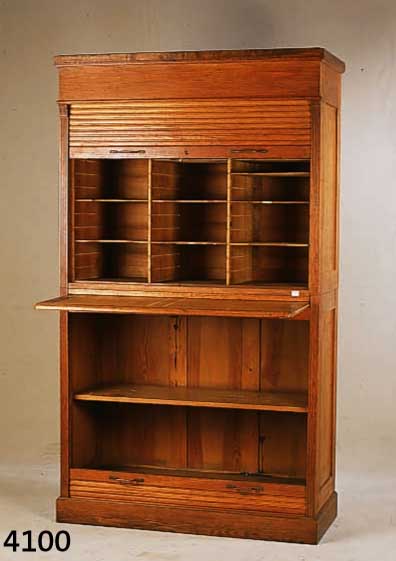 ROLLSCHRANK BZW. -SEKRETÄR, DEUTSCH, UM 1910, KORPUS WEICHHOLZ, ARBEITSTEILE FRONT UND SEITEN EICHE, EICHEFURNIER, INNENEINRICHTUNG REICH ...