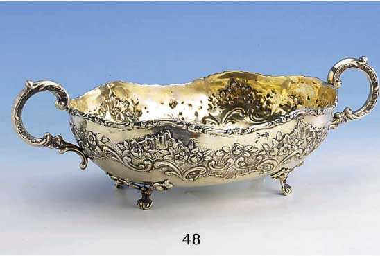 Anbietschale, deutsch, wohl Hanau um 1900, 800er Silber, Reste alter Innenvergoldung, ca. 1185 g, ca. 13 x 39 x 21 cm