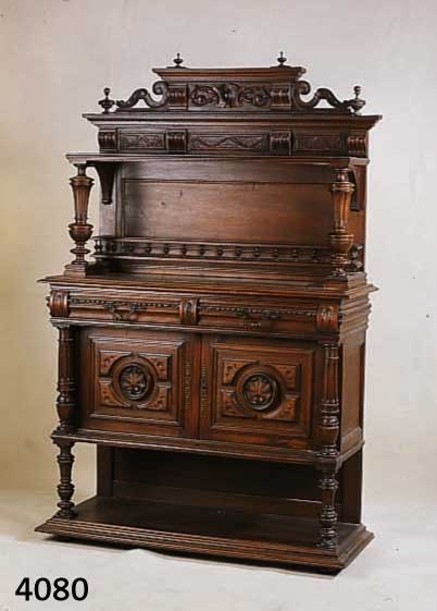 AUFSATZSTOLLENSCHRANK, FRANKREICH, UM 1880, KORPUS TEILW. EICHE UND NUßBAUM MASSIV, NUß- BAUMFURNIER, EINGELASSENE MARMORPLATTE, REICHE ...