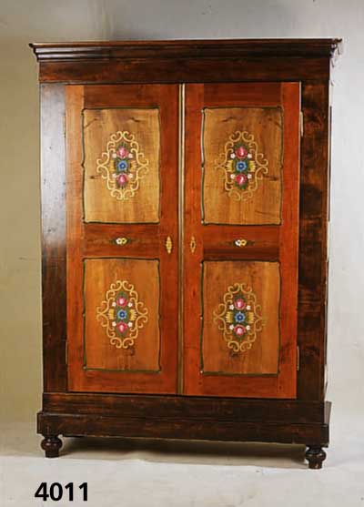 Biedermeierschrank, Pfalz, 1835/40, Nußbaum + Buche, z.T. massiv, RÜckwand + Innenteile Weichholz, Inlets Nußbaum massiv, gespiegelt, Bemalung ...
