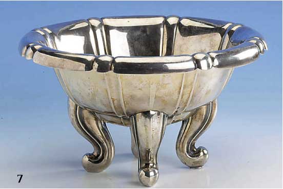 Obst-/BlÜtenschale, 925er Silber, sign. Menner Stuttgart, numer., Barockstil, typisches Dekor, ca. 30er Jahre, H ca. 16 cm, D. ca. 28 cm, ca. 900 ...