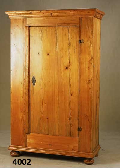 Schrank, deutsch, um 1860, Weichholz, Weichholz, mit ErgÄnzungen, Reste alten Wurm- befalls, altersbedingte Gebrauchsspuren, ca. 184x116x47 cm