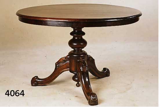 TISCH, DEUTSCH, UM 1860/70, BAROCKSTIL, NUßBAUM AUF MAHAGONI GEBEIZT, FÜßE GERIEFT UND GESCHNITZT, RESTAURIERT, GEBRAUCHSSPUREN, H. CA. 69 CM, ...