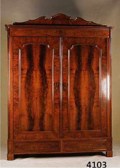 KLEIDERSCHRANK, NORDDEUTSCH, 1890/1900, KORPUS WEICHHOLZ, MAHAGONIFURNIER, PYRAMIDEN- MAHAGONI GESPIEGELT Z.T. DOPPELT, SCHÖNES LEBENDIGES ...