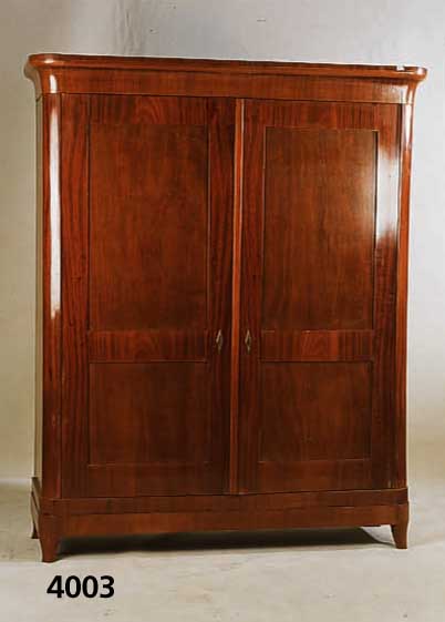 Biedermeierschrank, Berlin, um 1860, Mahagon ie, zweitÜrig, zerlegbar, altersbedingte Gebra uchsspuren, leichte FurnierschÄden, wohnfertig , ...