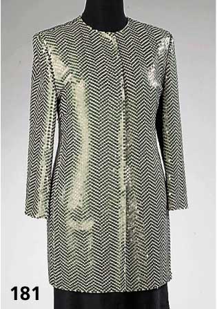 RENA-LANGE-Pailetten-Gehrock, Gr. ca. 40 100% Seide mit grÜnlichen Paillette, 6 DruckknÖpfe (unsichtbar), Rundhals, l. taillierte Form, lange ...
