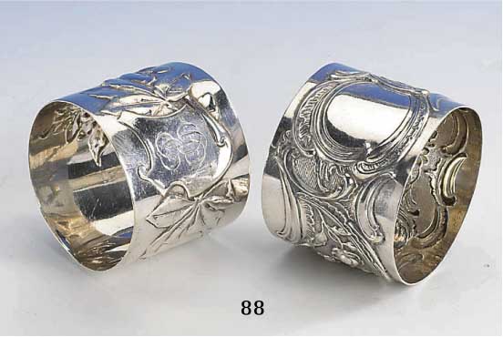 2 Serviettenringe, um 1900/05, 800er Silber, deutsch, floral verziert, Jugend- stil bzw. Historizismus